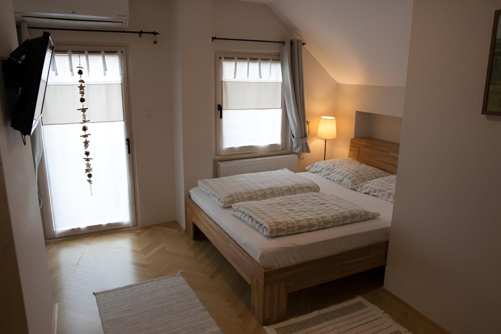 Bed & Breakfast Dvorec Petrovce Ngoại thất bức ảnh